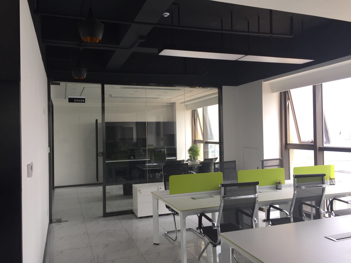 中小型辦公室裝潢設計效果圖